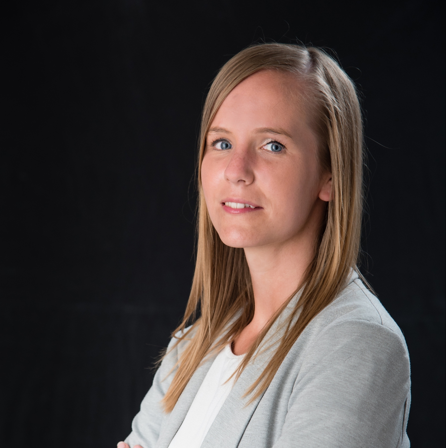 Verity Davidge headshot